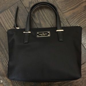Adorable black Kate spade hand bag perfect size